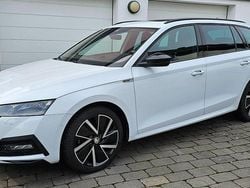 Weiß Gebraucht 2022 Skoda Octavia SportLine Kombi | 27.300 € (Fairer Preis)