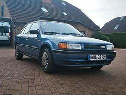 Blau Gebraucht 1990 Mazda 323 Limousine | 2.899 €