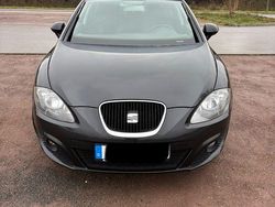 Schwarz Gebraucht 2010 Seat Leon Reference Limousine | 2.390 € (Guter Preis)