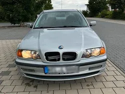 Silber Gebraucht 1999 BMW 318 Limousine | 2.000 €