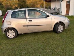 Silber Gebraucht 2004 Fiat Punto Kleinwagen | 900 € (Fairer Preis)