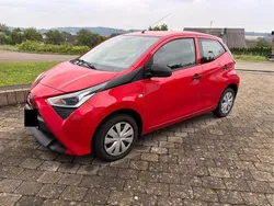 Rot Gebraucht 2021 Toyota Aygo Kleinwagen | 8.499 € (Guter Preis)