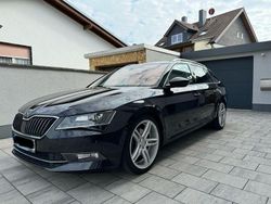 Schwarz Gebraucht 2016 Skoda Superb Ambition Kombi | 18.600 € (Fairer Preis)