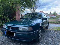 Grün Gebraucht 1994 Opel Vectra Limousine | 1.500 €