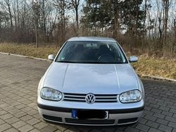 Grau Gebraucht 2000 VW Golf IV Comfortline Kombi | 2.000 € (Fairer Preis)