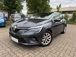 Grau Gebraucht 2019 Renault Clio V Bose Edition Limousine | 10.490 €
