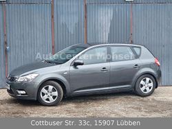 Grau Gebraucht 2010 Kia Ceed Kleinwagen | 7.480 € (Etwas zu teuer)