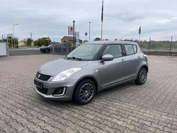 Grau Gebraucht 2015 Suzuki Swift Kleinwagen | 7.200 € (Fairer Preis)