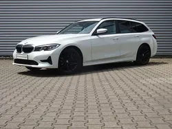 Alpinweiss uni Gebraucht 2022 BMW 318 Advantage Kombi | 26.985 € (Guter Preis)