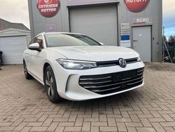 Weiß Gebraucht 2024 VW Passat Business Kombi | 32.900 € (Superpreis)