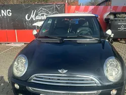 Schwarz Gebraucht 2004 Mini Cooper Kleinwagen | 1.900 € (Etwas zu teuer)