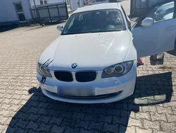 Weiß Gebraucht 2011 BMW 118 Kleinwagen | 6.600 € (Etwas zu teuer)