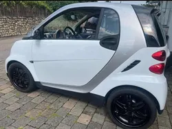 Weiß Gebraucht 2009 Smart ForTwo Coupé Kleinwagen | 4.699 € (Fairer Preis)
