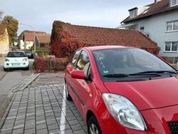 Rot Gebraucht 2009 Toyota Yaris Kleinwagen | 2.200 € (Guter Preis)