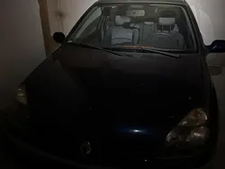 Blau Gebraucht 2003 Renault Clio II Kleinwagen | 1.250 € (Fairer Preis)
