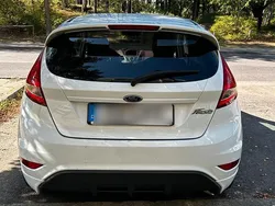 Weiß Gebraucht 2009 Ford Fiesta Kleinwagen | 2.300 €
