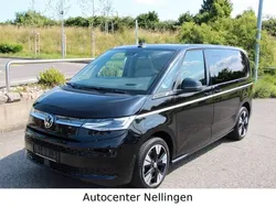 Schwarz Gebraucht 2023 VW T7 Highline Van | 58.600 € (Teuer)