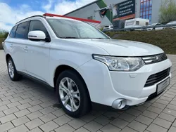 Weiß Gebraucht 2012 Mitsubishi Outlander Instyle SUV | 7.499 € (Fairer Preis)