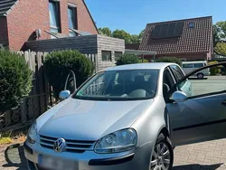 Silber Gebraucht 2004 VW Golf IV Kleinwagen | 2.200 € (Etwas zu teuer)