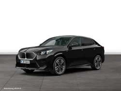 Schwarz Gebraucht 2024 BMW iX2 SUV | 55.232 € (Etwas zu teuer)