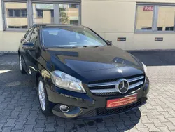 Kosmosschwarz metalliclack Gebraucht 2014 Mercedes A200 Urban Kleinwagen | 8.700 € (Guter Preis)