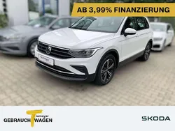 Weiß Gebraucht 2022 VW Tiguan Life SUV | 22.970 € (Superpreis)
