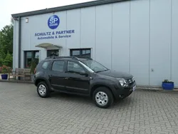 Schwarz Gebraucht 2015 Dacia Duster Lauréate SUV | 9.990 € (Fairer Preis)