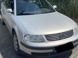 Silber Gebraucht 1999 VW Passat Kombi | 1.100 € (Guter Preis)