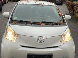 Weiß Gebraucht 2009 Toyota iQ Kleinwagen | 2.500 € (Etwas zu teuer)