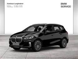 Saphirschwarz Gebraucht 2024 BMW 216 Active Tourer Van / Kleinbus | 27.900 € (Fairer Preis)