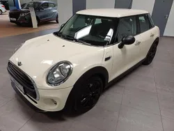 Weiß Gebraucht 2016 Mini ONE Kleinwagen | 12.450 € (Fairer Preis)