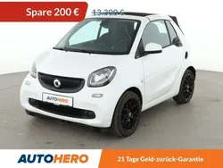 Weiß Gebraucht 2017 Smart ForTwo Cabrio Prime Cabrio | 13.100 € (Etwas zu teuer)