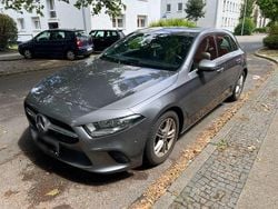 Grau Gebraucht 2019 Mercedes A180 Kleinwagen | 19.000 € (Fairer Preis)