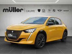 Faro gelb metallic (metallic) Gebraucht 2022 Peugeot e-208 GT Kleinwagen | 19.980 € (Fairer Preis)