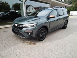 Grün Gebraucht 2025 Dacia Jogger Extreme Van / Kleinbus | 24.479 € (Etwas zu teuer)