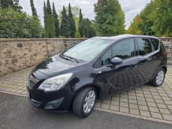 Schwarz Gebraucht 2011 Opel Meriva Selection Van / Kleinbus | 4.299 € (Fairer Preis)
