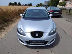 Silber Gebraucht 2011 Seat Leon Style Limousine | 2.400 € (Guter Preis)
