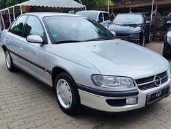 Silber Gebraucht 1998 Opel Omega Limousine | 2.999 € (Teuer)