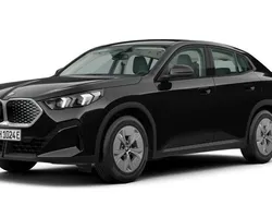 Schwarz uni Neu 2025 BMW iX2 SUV | 43.900 €