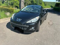 Schwarz Gebraucht 2010 Peugeot 207 CC Roland Garros Cabrio | 3.900 € (Fairer Preis)
