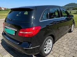 Schwarz Gebraucht 2012 Mercedes B200 Van / Kleinbus | 12.200 € (Fairer Preis)