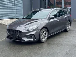 Grau Gebraucht 2020 Ford Focus ST-Line Limousine | 11.950 € (Guter Preis)