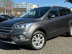 Grau Gebraucht 2017 Ford Kuga Titanium SUV | 13.400 € (Fairer Preis)