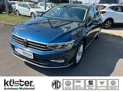Blau Gebraucht 2023 VW Passat Elegance Kombi | 33.290 € (Teuer)