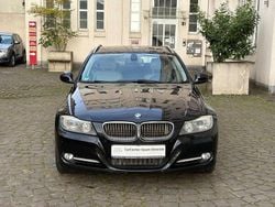 Schwarz Gebraucht 2011 BMW 320 Lifestyle Kombi | 4.999 € (Guter Preis)