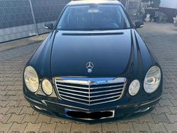 Schwarz Gebraucht 2006 Mercedes E280 Avantgarde Limousine | 9.750 € (Teuer)