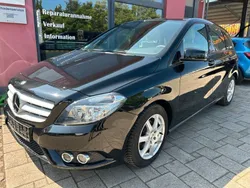 Schwarz Gebraucht 2012 Mercedes B180 Van / Kleinbus | 11.890 € (Fairer Preis)