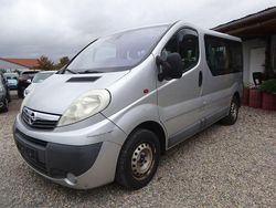Silber Gebraucht 2012 Opel Vivaro Van | 6.000 € (Etwas zu teuer)