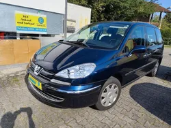 Blau Gebraucht 2008 Peugeot 807 Tendance Van / Kleinbus | 2.999 € (Fairer Preis)