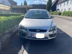 Grau Gebraucht 2004 Ford Focus Sport Kombi | 1.200 € (Superpreis)
